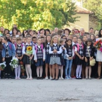 285 първокласници влязоха в класните стаи в община Севлиево