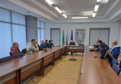 НА СРЕЩА В ОБЩИНАТА БЯХА…