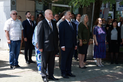 СЕВЛИЕВСКАТА ОБЩЕСТВЕНОСТ СЕ ПОКЛОНИ ПРЕД…