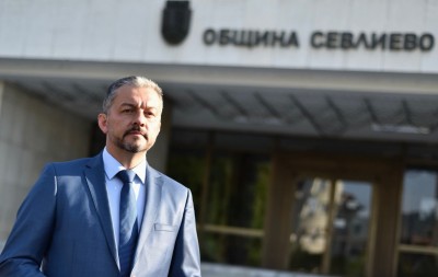 КМЕТЪТ Д-Р ИВАНОВ В ДЕНЯ…