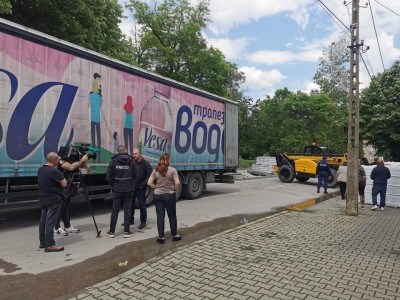 МИНЕРАЛНА ВОДА ТРЪГНА КЪМ СЕЛАТА